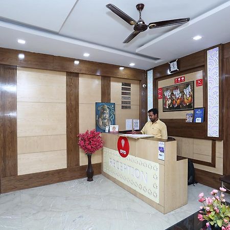 Oyo 9233 Hotel Cottage Lord Krishna New Delhi Exteriör bild