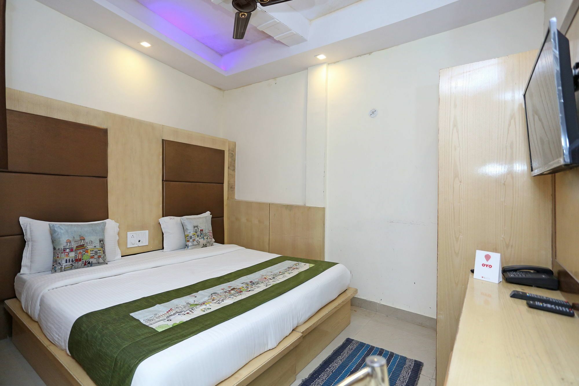 Oyo 9233 Hotel Cottage Lord Krishna New Delhi Exteriör bild