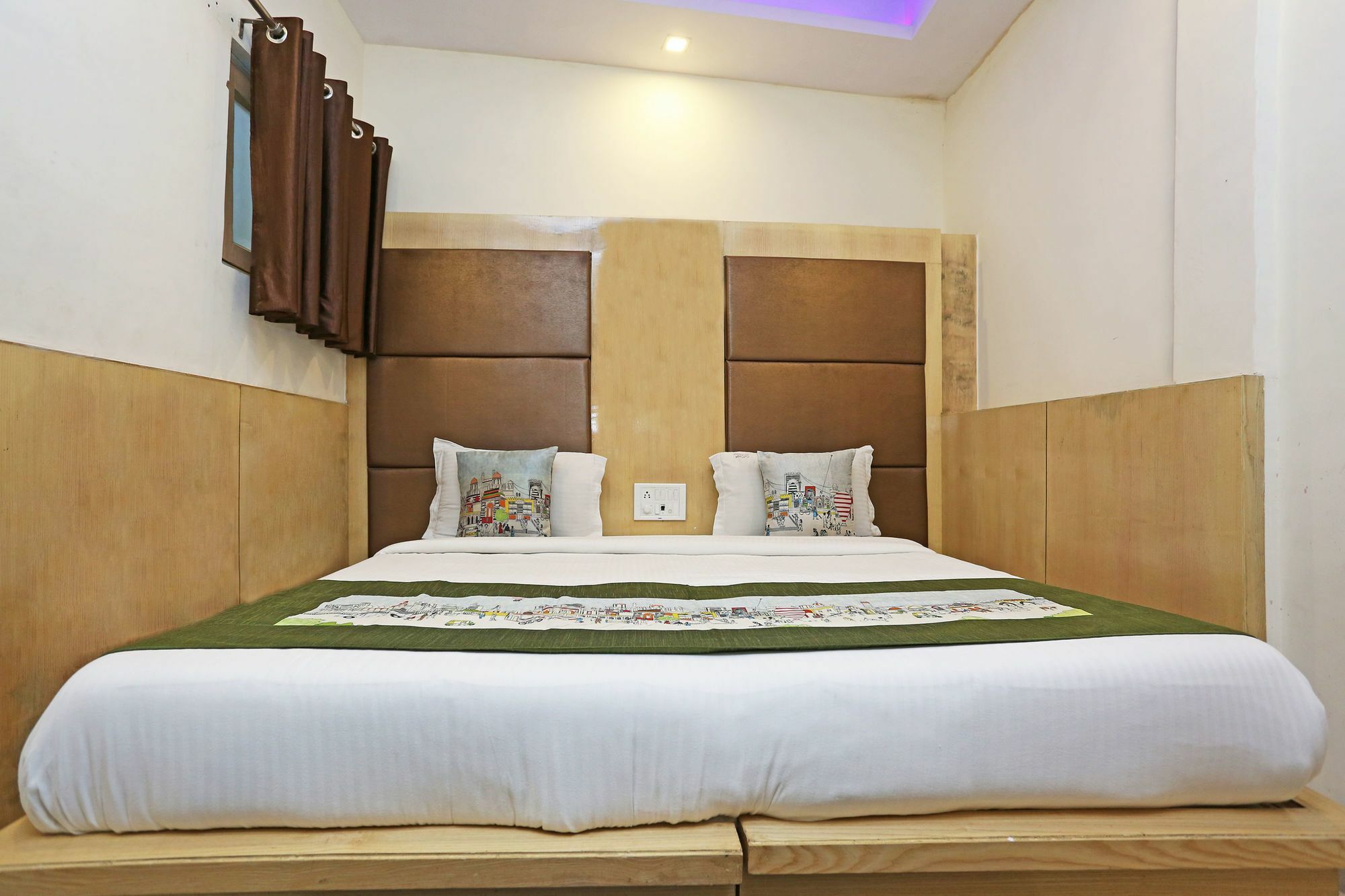 Oyo 9233 Hotel Cottage Lord Krishna New Delhi Exteriör bild