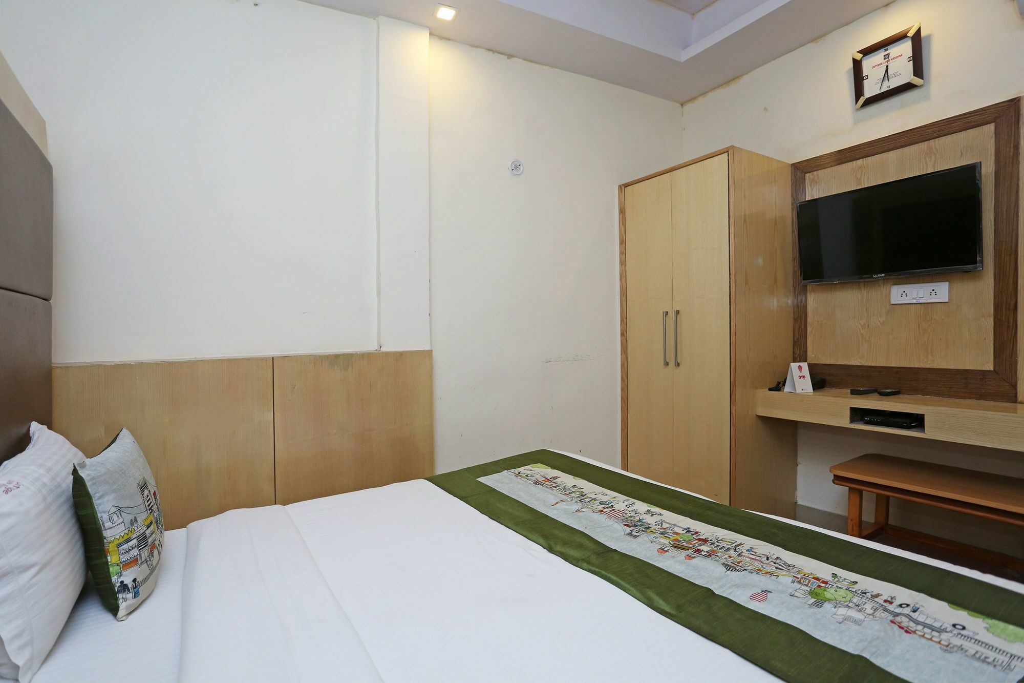 Oyo 9233 Hotel Cottage Lord Krishna New Delhi Exteriör bild