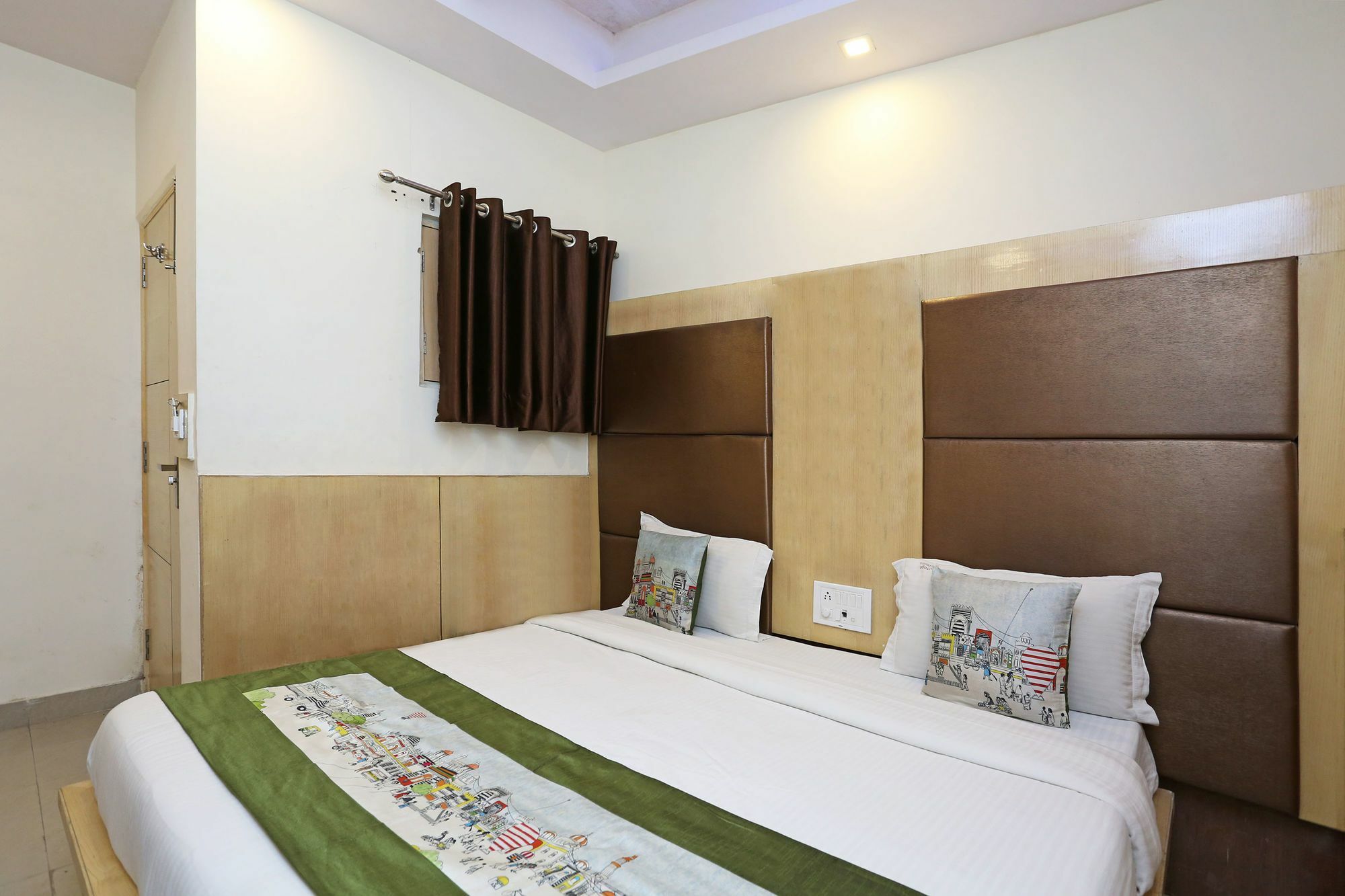 Oyo 9233 Hotel Cottage Lord Krishna New Delhi Exteriör bild