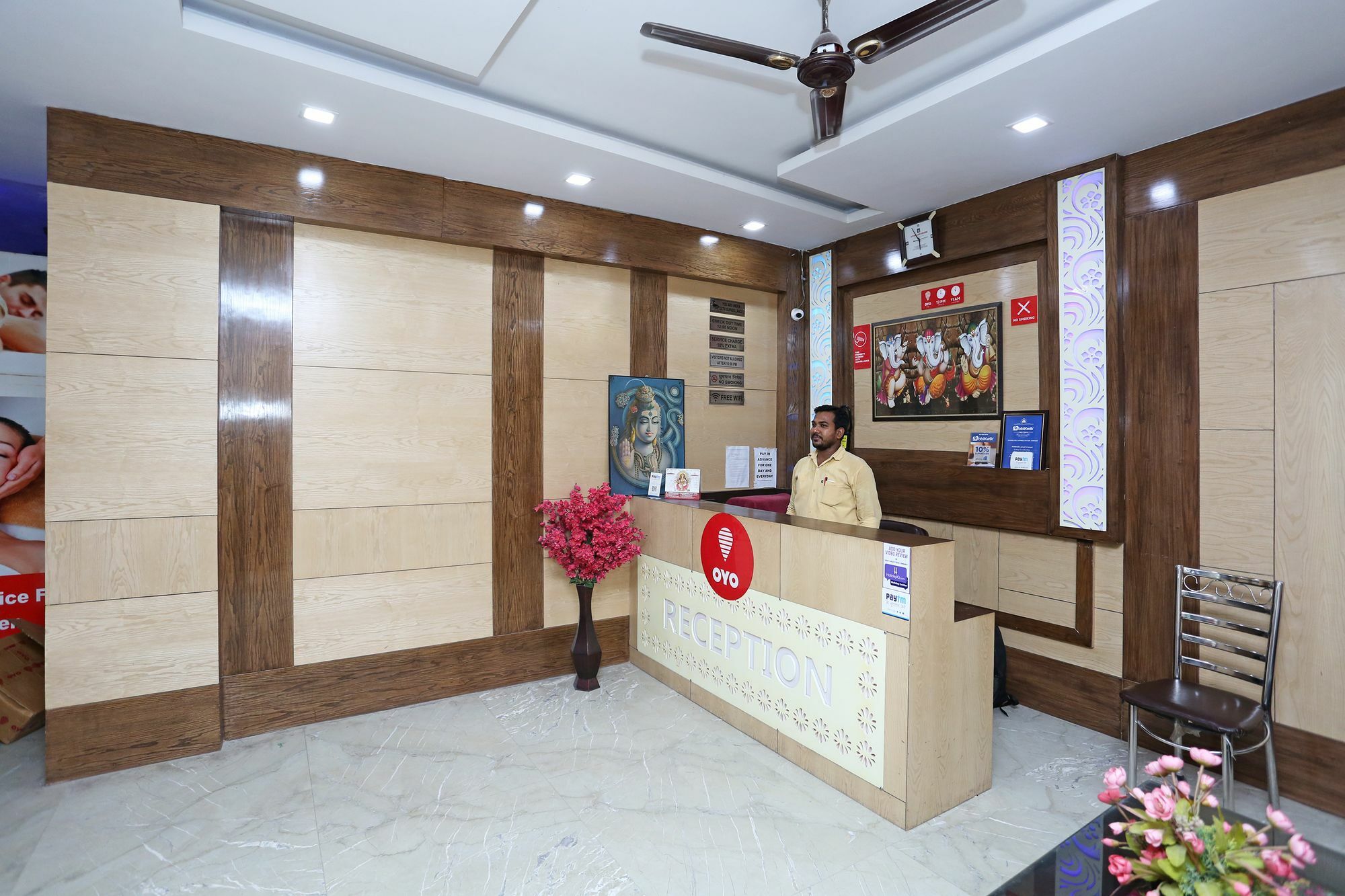 Oyo 9233 Hotel Cottage Lord Krishna New Delhi Exteriör bild