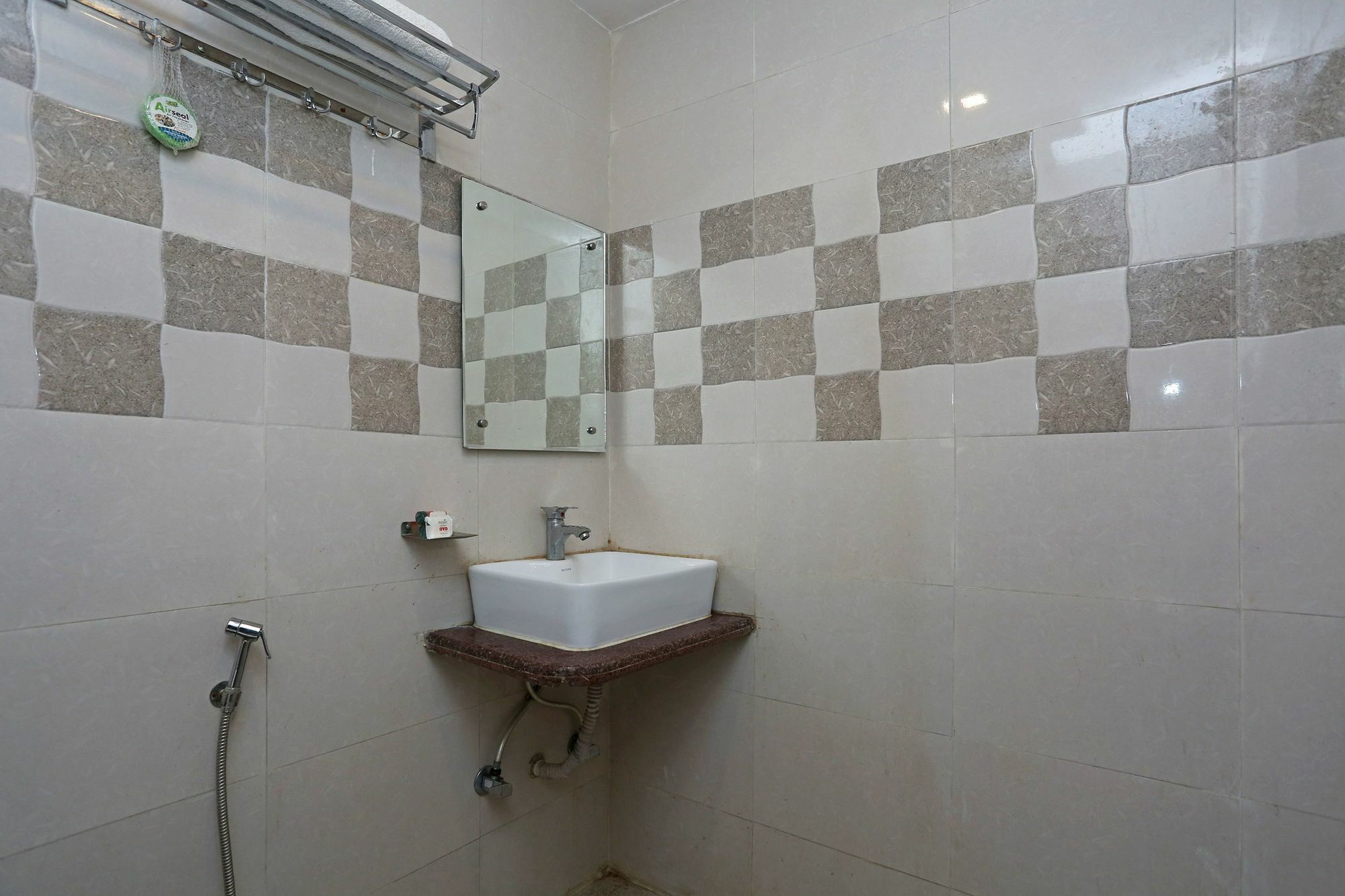 Oyo 9233 Hotel Cottage Lord Krishna New Delhi Exteriör bild