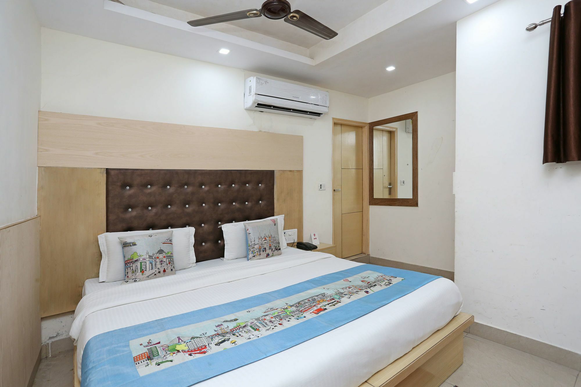 Oyo 9233 Hotel Cottage Lord Krishna New Delhi Exteriör bild