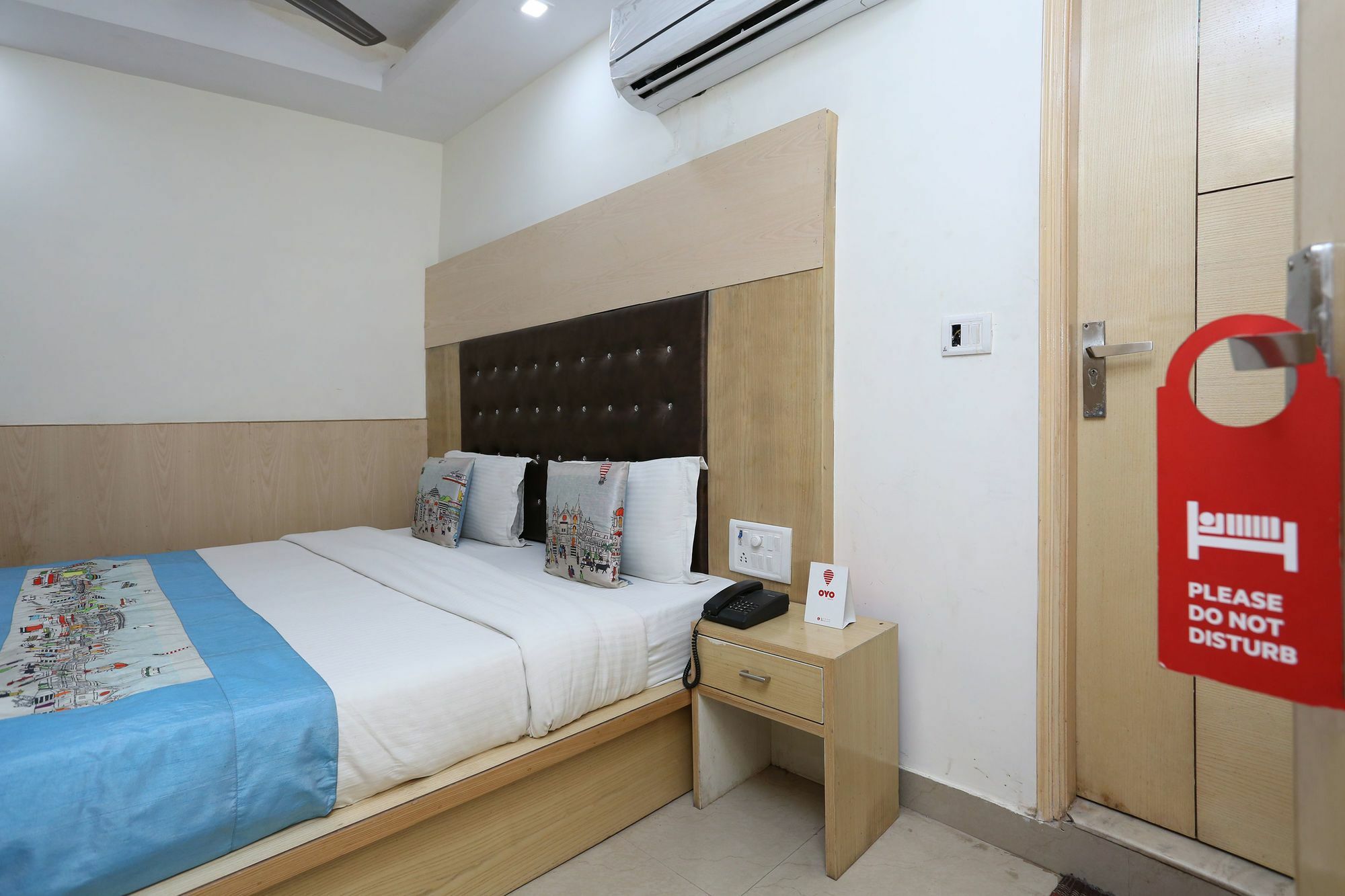 Oyo 9233 Hotel Cottage Lord Krishna New Delhi Exteriör bild