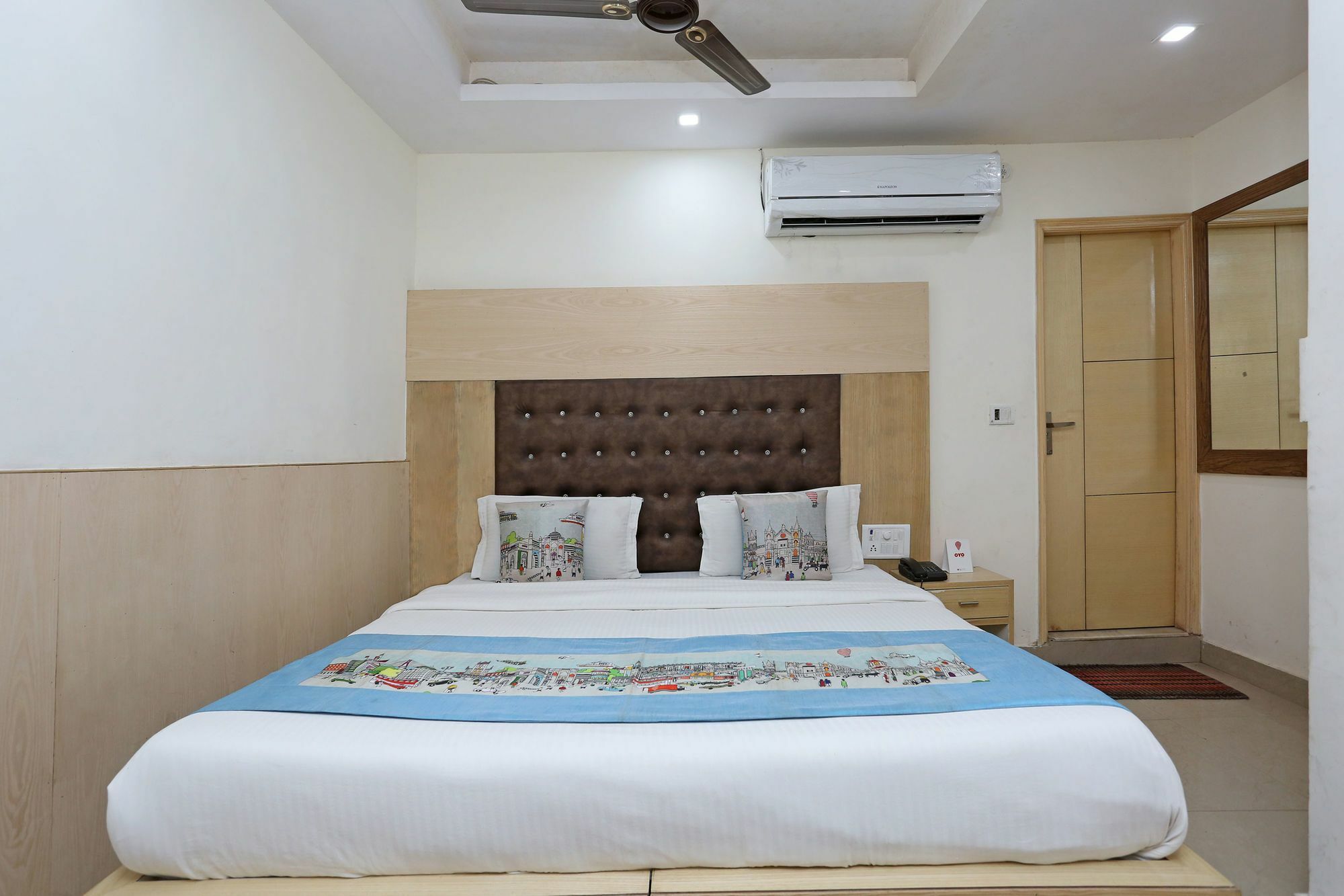 Oyo 9233 Hotel Cottage Lord Krishna New Delhi Exteriör bild